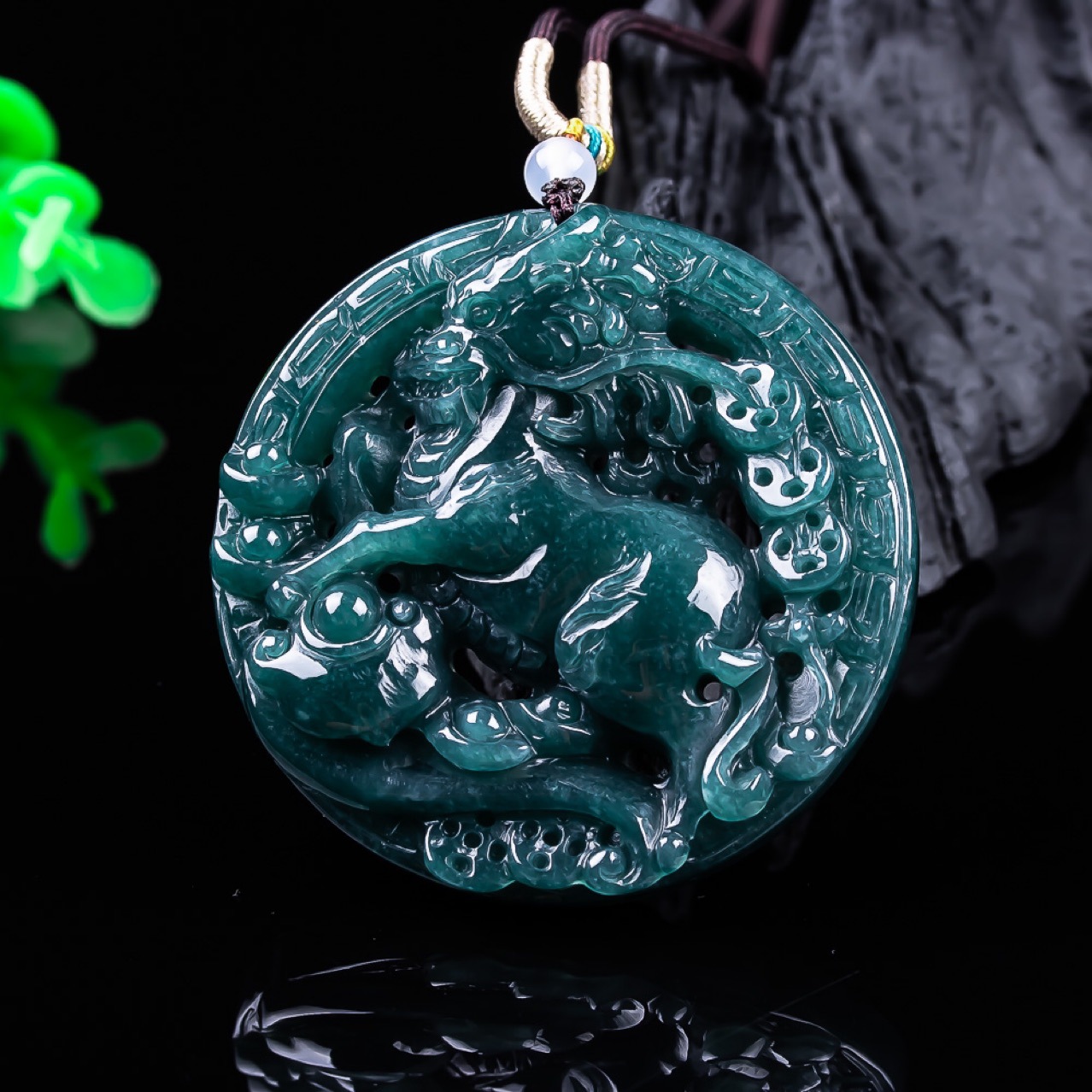 Necklace Pendant - ビルマ翡翠ドラゴンペンダント宝石本物の翡翠のギフト女性のためのネックレスチャームヴィンテージファッションアクセサリー高級
