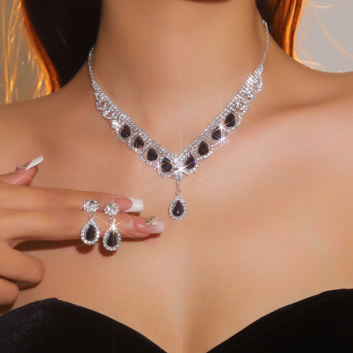 DINGKA ヴィンテージダイヤモンドウォータードロップペン - Al Ain Jewelry & Watches Exhibition 2025 のレビューと価格