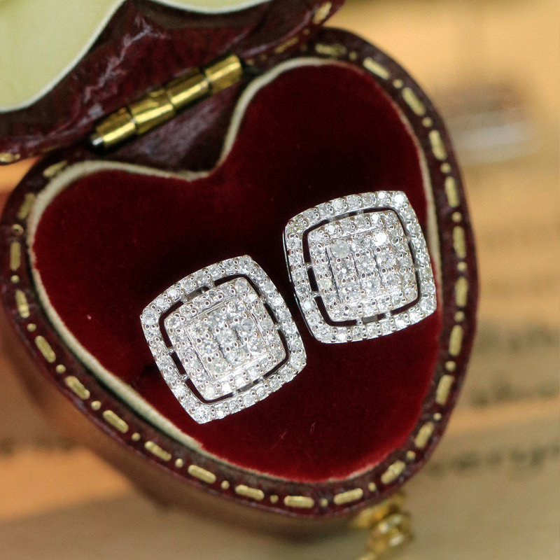 Aazuo ラグジュアリーライフジュエリー 18K ホワイト - Diamond Stud Earrings のレビューと価格