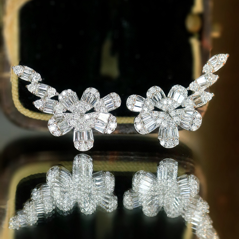 Aazuo ファインジュエリー 18K ピュアホワイトゴール - Diamond Stud Earrings のレビューと価格