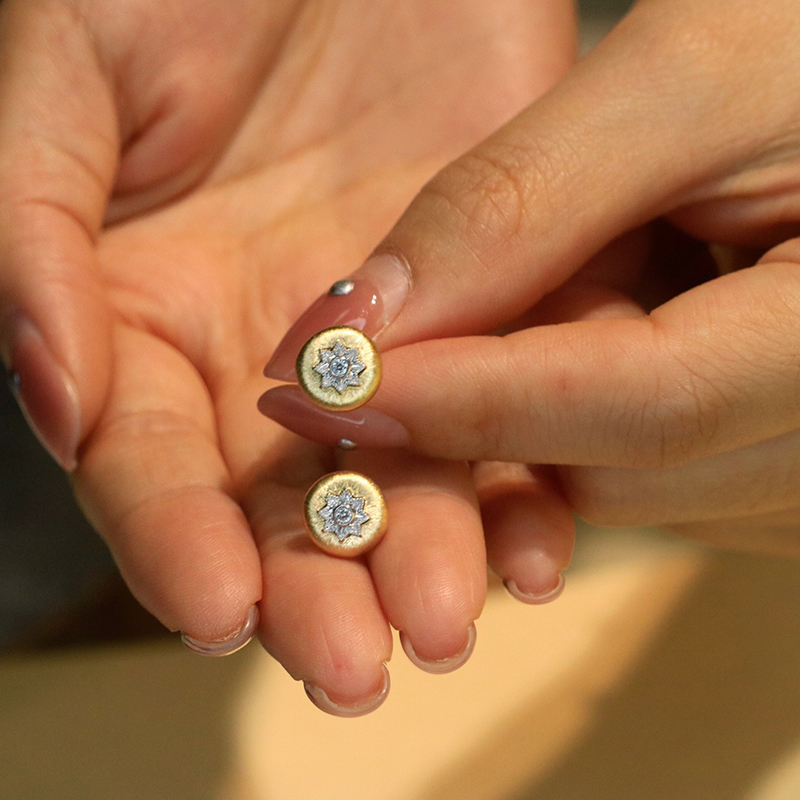 LUOWEND 100% 18K イエローゴールドイヤリング - Diamond Stud Earrings のレビューと価格