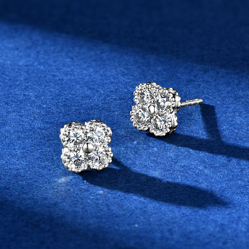 モアッサナイト クローバー フラワー ジュエリー セット 1 - Diamond Stud Earrings のレビューと価格