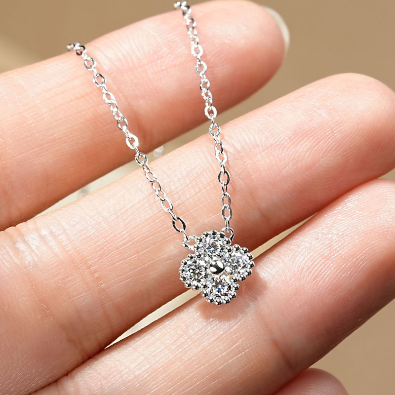 モアッサナイト クローバー フラワー ジュエリー セット 1 - Diamond Stud Earrings のレビューと価格